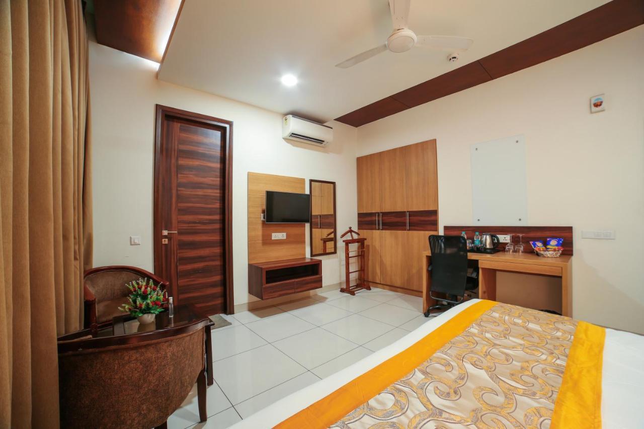 Hotel Grand Regency By Jmd Group Near Delhi Igi Airport New Delhi Exteriör bild