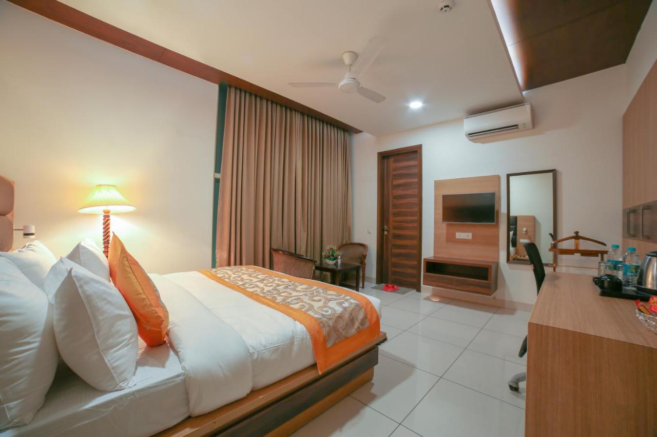 Hotel Grand Regency By Jmd Group Near Delhi Igi Airport New Delhi Exteriör bild